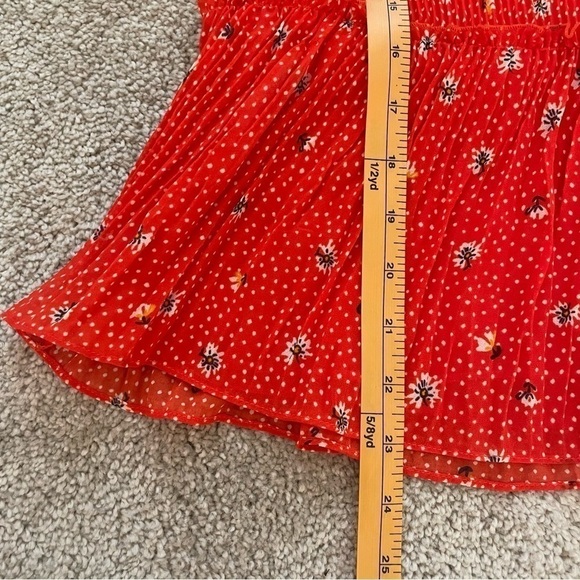 ZARA Red Floral Daisy Printed Pleated Sleeveless Blouse V-Neck Top Size Small - Picture 11 of 14